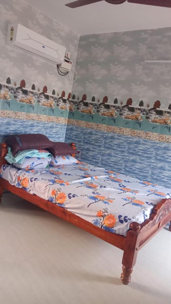 Sri Vasavi Home Stay Tiruvannāmalai Buitenkant foto