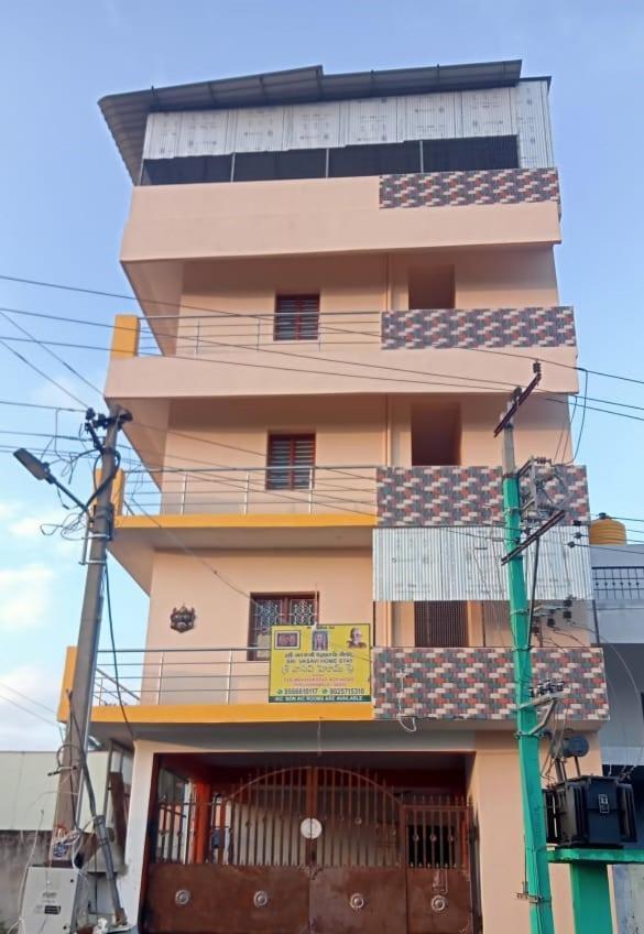 Sri Vasavi Home Stay Tiruvannāmalai Buitenkant foto